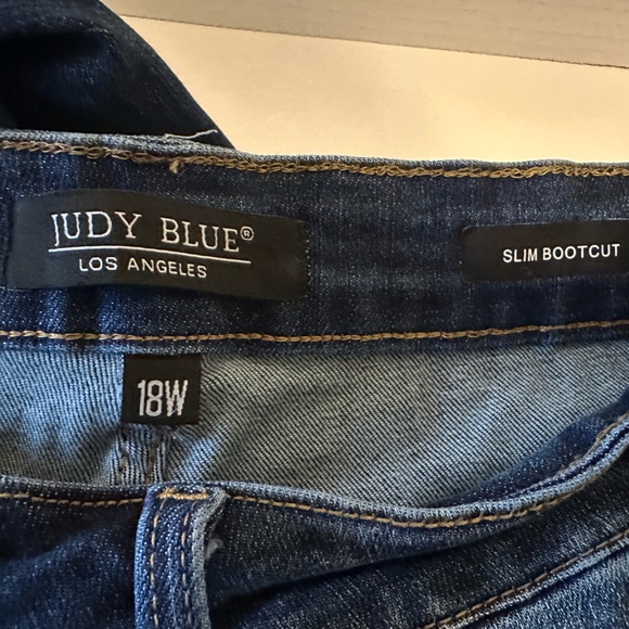 Judy Blue Boot cut jeans - Picture 2 of 4